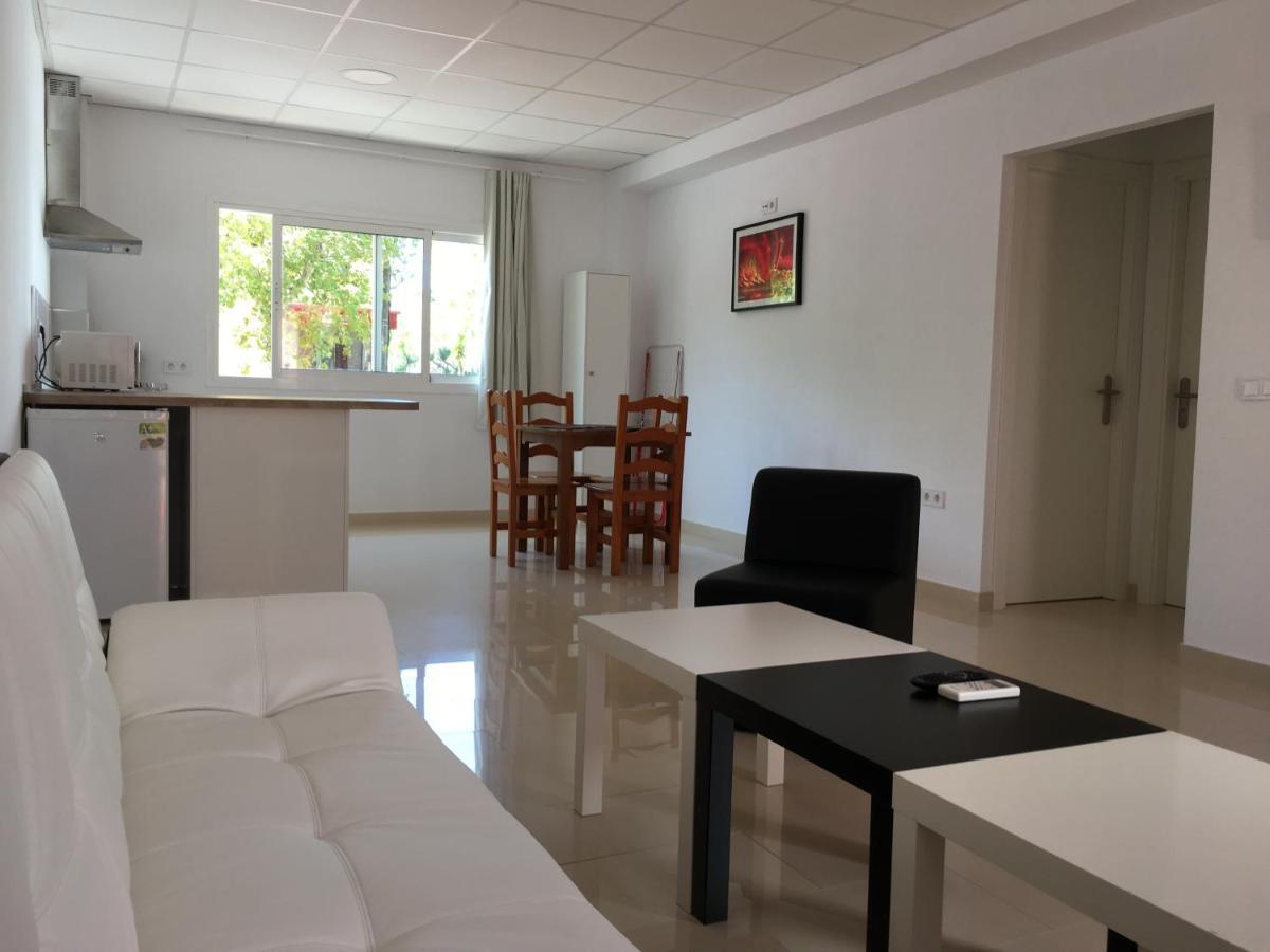 Apartamentos Carmen Teresa Torremolinos Exteriör bild