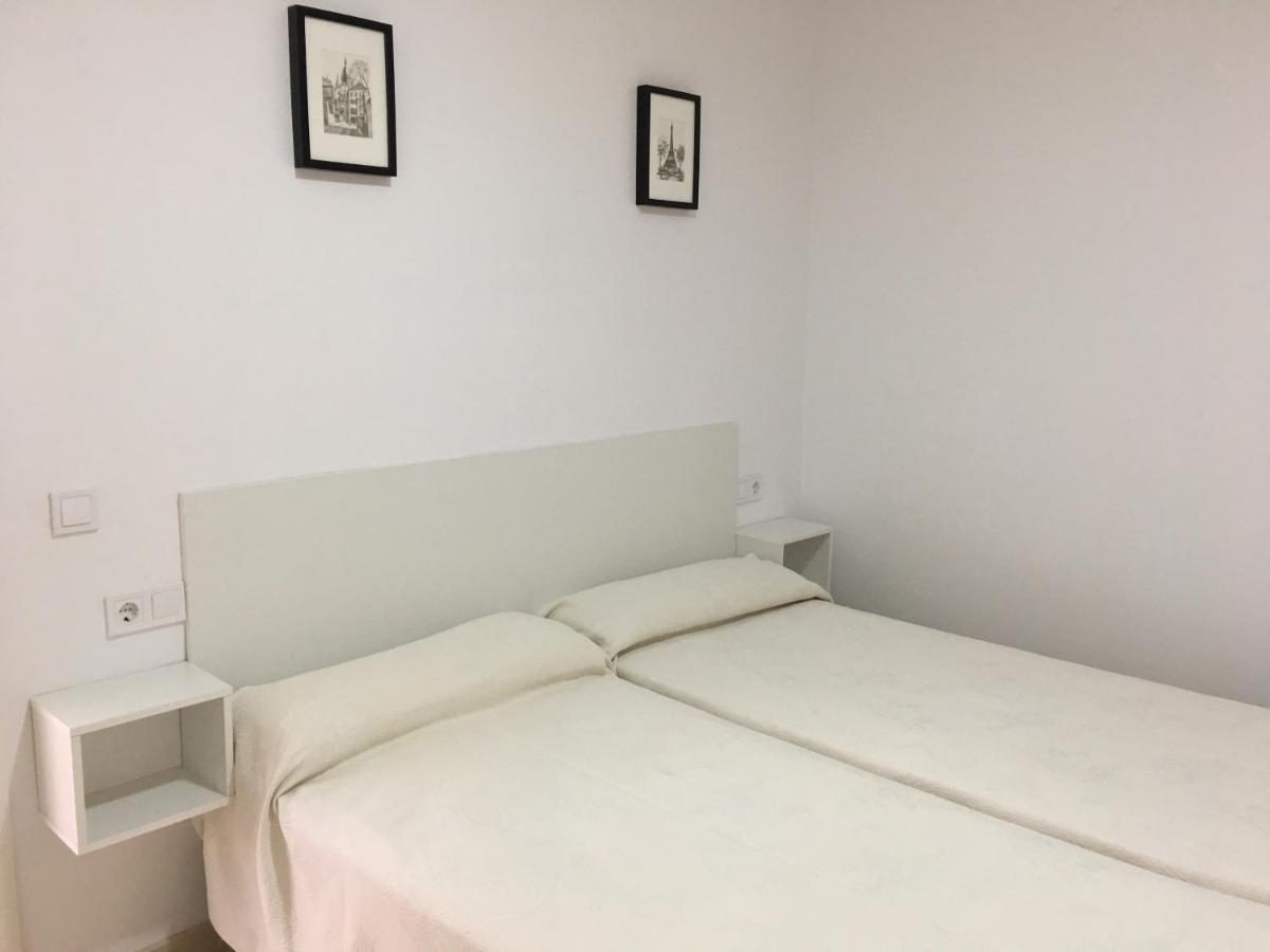 Apartamentos Carmen Teresa Torremolinos Exteriör bild