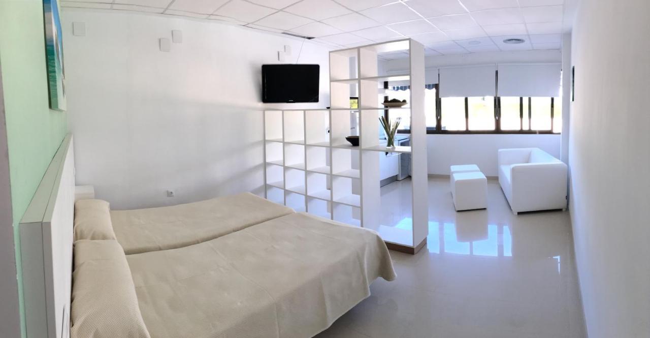 Apartamentos Carmen Teresa Torremolinos Exteriör bild