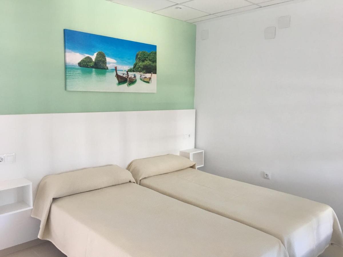 Apartamentos Carmen Teresa Torremolinos Exteriör bild