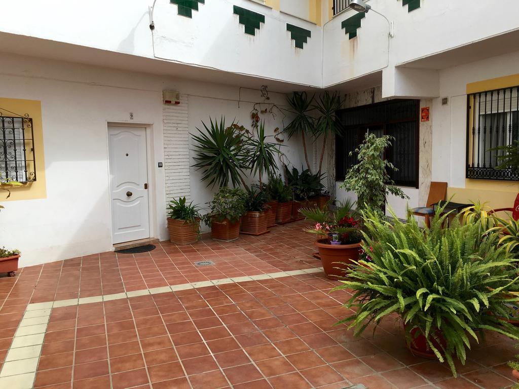Apartamentos Carmen Teresa Torremolinos Exteriör bild