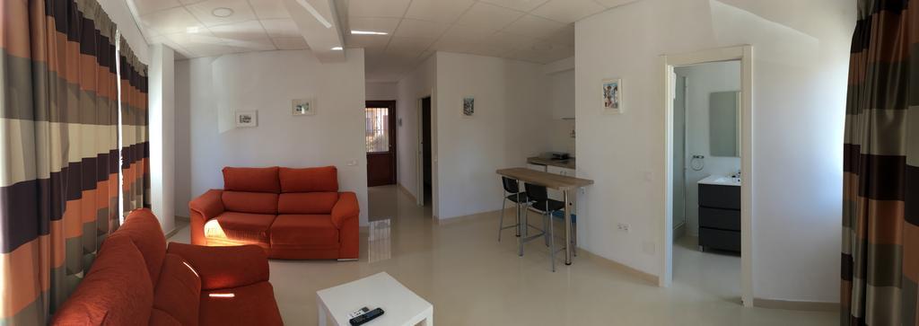 Apartamentos Carmen Teresa Torremolinos Exteriör bild
