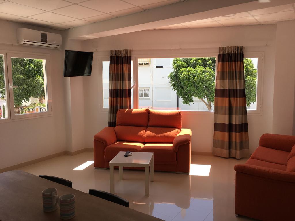 Apartamentos Carmen Teresa Torremolinos Exteriör bild