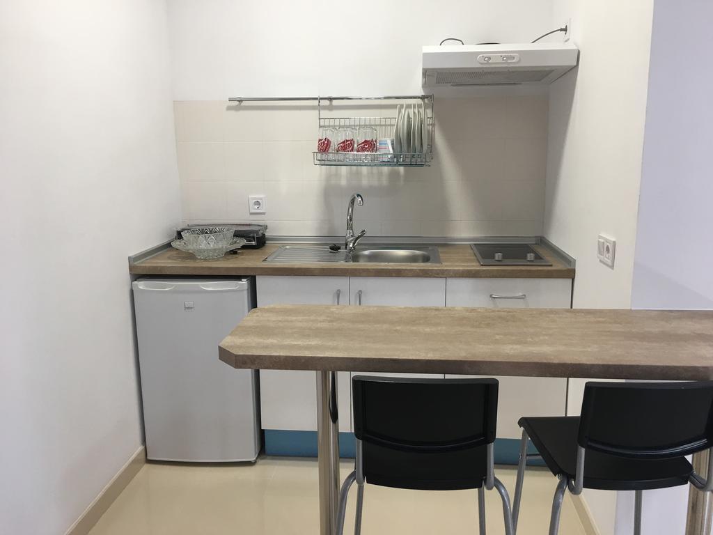 Apartamentos Carmen Teresa Torremolinos Exteriör bild