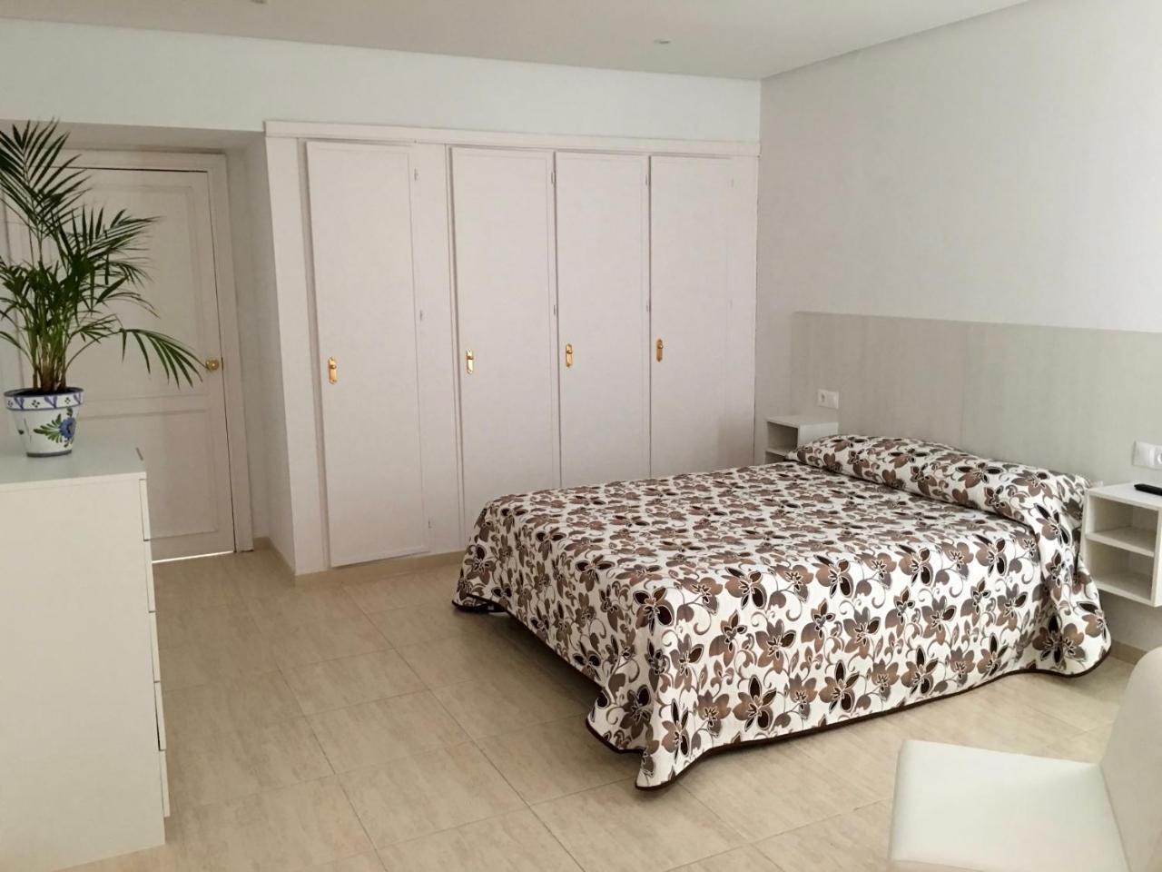 Apartamentos Carmen Teresa Torremolinos Exteriör bild