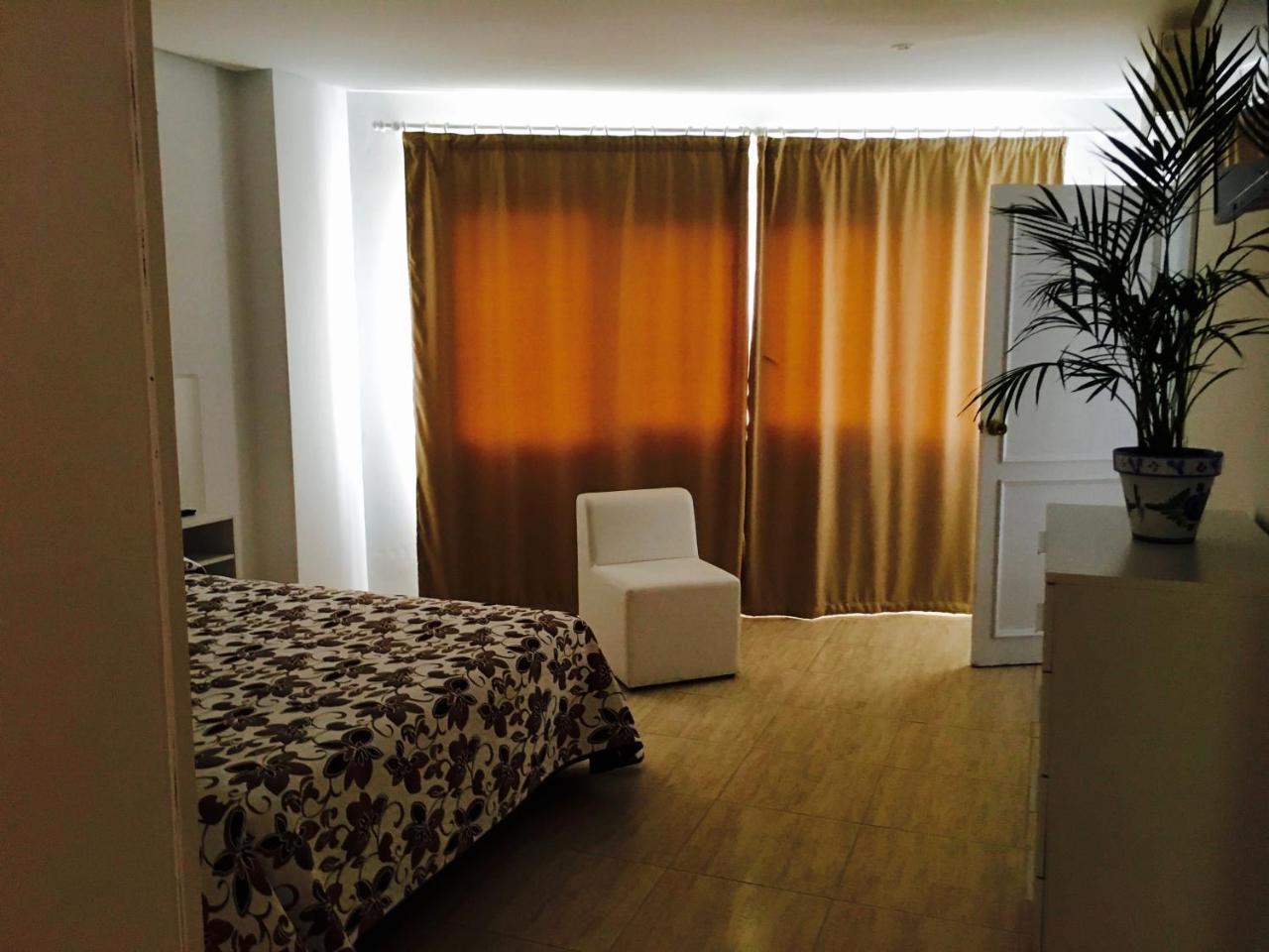 Apartamentos Carmen Teresa Torremolinos Exteriör bild